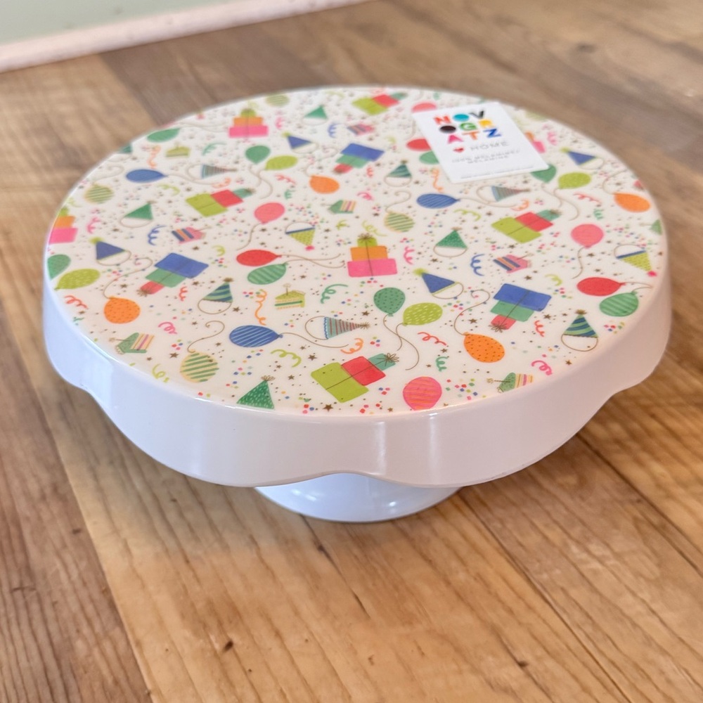 Novogratz Home Melamine Birthday Cake Stand